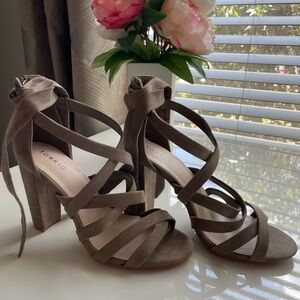 TORRID BEIGE FAUX SUEDE THICK STRAPPY HEEL SIZE 10W